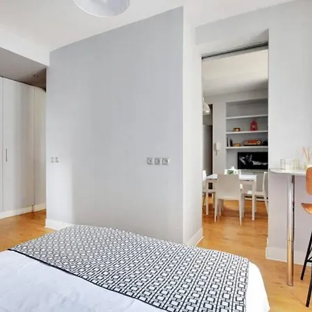 Appartamento Elegant 2 Pièces Moderne - Rue Du Colisée Parigi